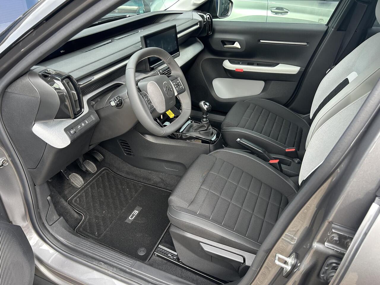 Citroen C3 1.2 Turbo 100pk Max | ¤ 3.000 VOORRAAD VOORDEEL | Nieuwe Auto | Navigatie | Parkeer Camera + Sensoren achterzijde | Lichtmetalen Velgen | Hoge zitpositie | LED Verlichting | Climate control | Cruise control | DAB+ Radio |