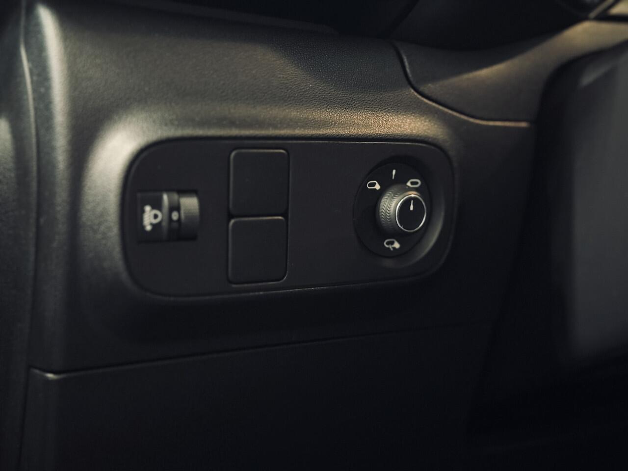 Citroen C3 1.2 PureTech 110PK Shine | LED | CarPlay | Navi