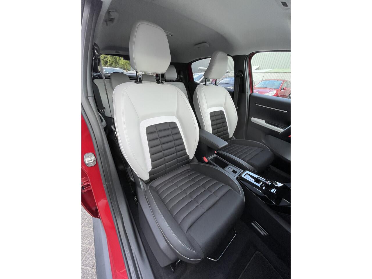 Citroen C3 Ë-C3 Aircross Max 44 kWh (Camera - Navigatie - Automatische Airco - Apple Carplay - Parkeersensoren V+A - Two Tone)