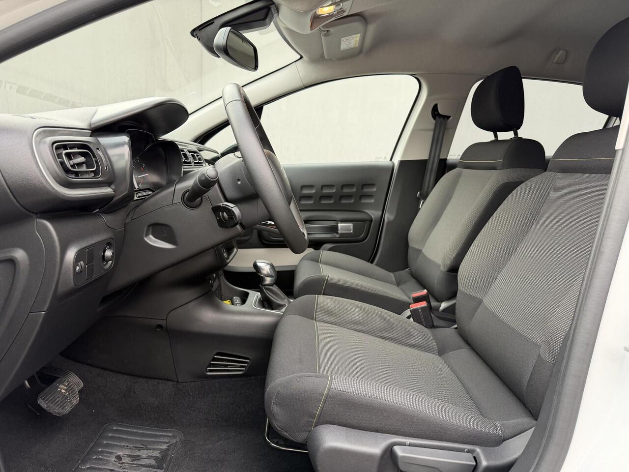 Citroen C3 ELLE 110PK Automaat / All Season Banden / Navigatie via Apple Carplay & Android Auto / Camera / Keyless / Cruise / Clima / DAB / Parkeersensor /