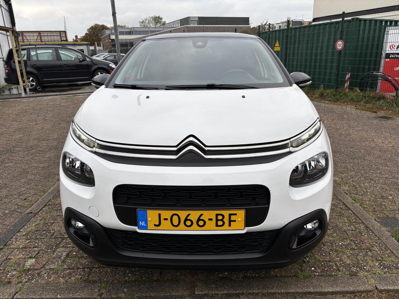 Citroen C3 1.2 PureTech Shine / ALL-IN RIJKLAARPRIJS /Apple Carplay/Duo-Tone/17"Velgen/Navi/Camera
