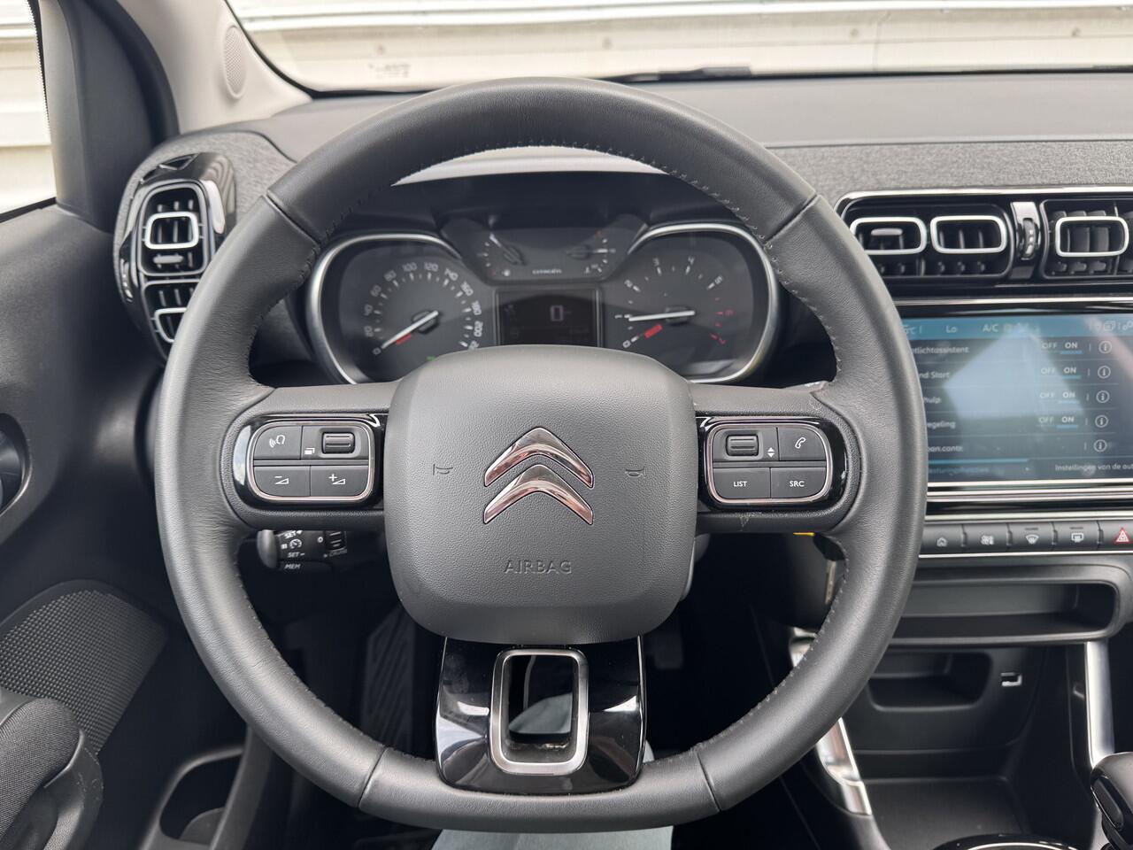 Citroen C3 Aircross 1.2 PureTech Plus | 16 inch lichtmetalen velgen | Climate control | Parkeersensoren | Cruise control | Lederen stuur | Collison warning |