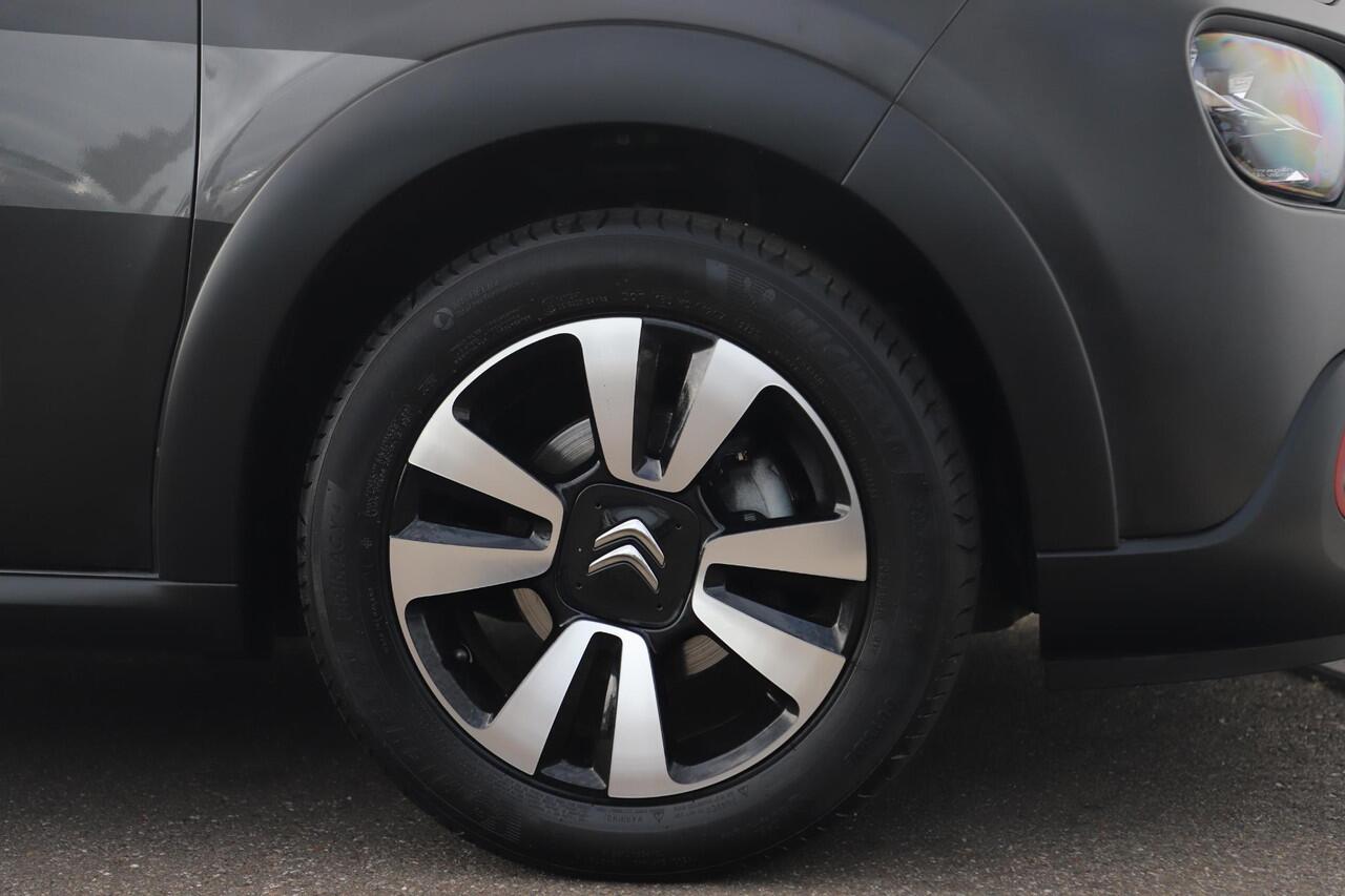 Citroen C3 1.2 PureTech C-Series Two Tone Navigatie Carplay Android Clima Cruise Parkeersensor