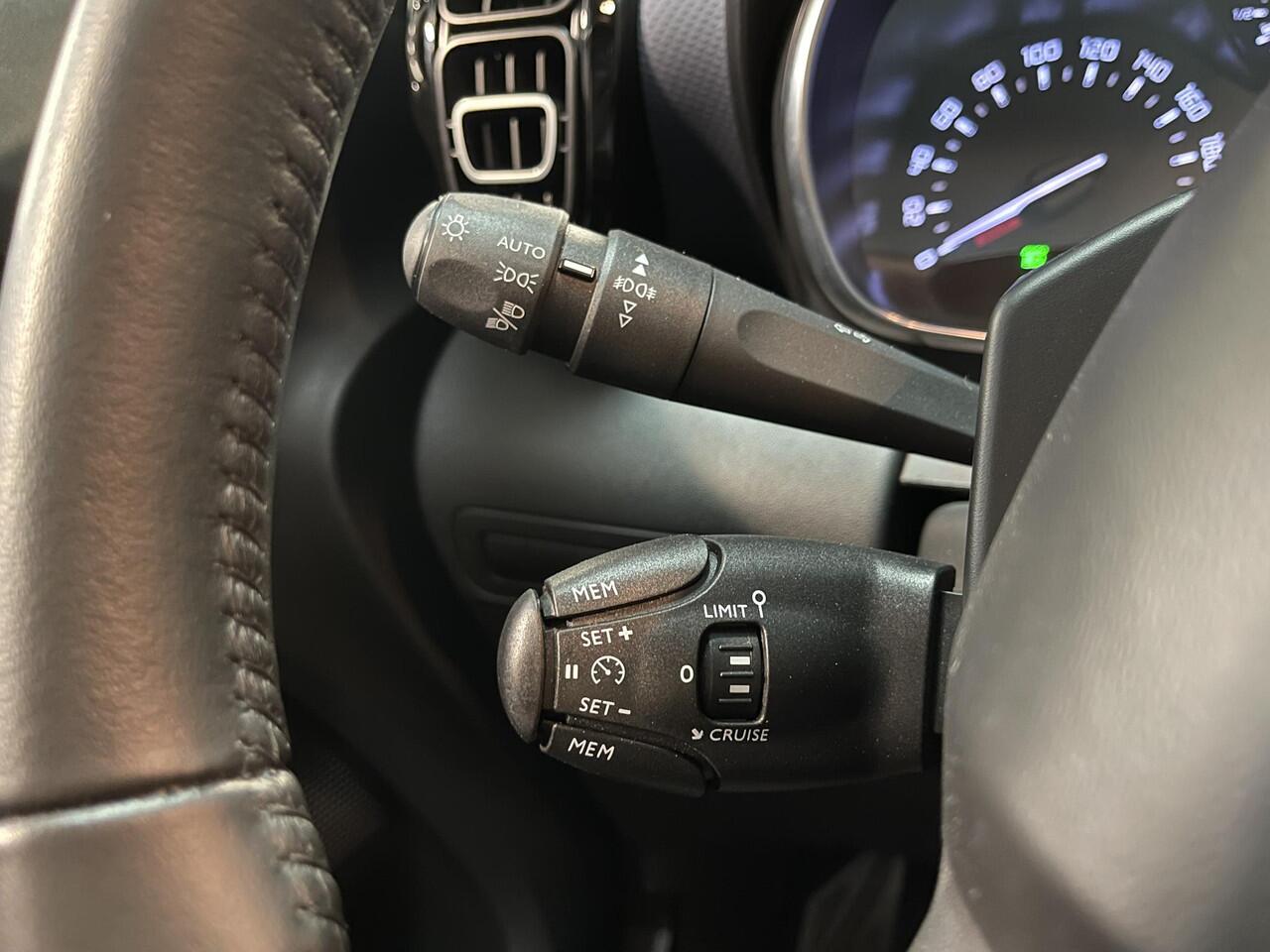 Citroen C3 Aircross 1.2 PureTech Shine 16"/Camera/Keyless/Head-up/Dodehoek/Grip Control/Navigatie/Apple Carplay & Android Auto/Climate/Cruise/PDC v+a