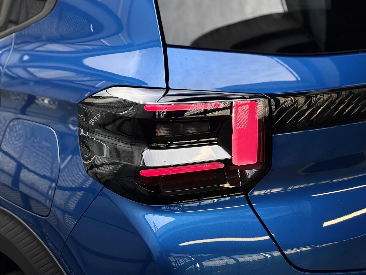 Citroen C3 Max 1.2 Hybrid 110pk e-DCS6 | VERHOOGDE INSTAP | TWO-TONE! | NAVI | CAMERA | CLIMA | ISOFIX | LM-VELGEN |