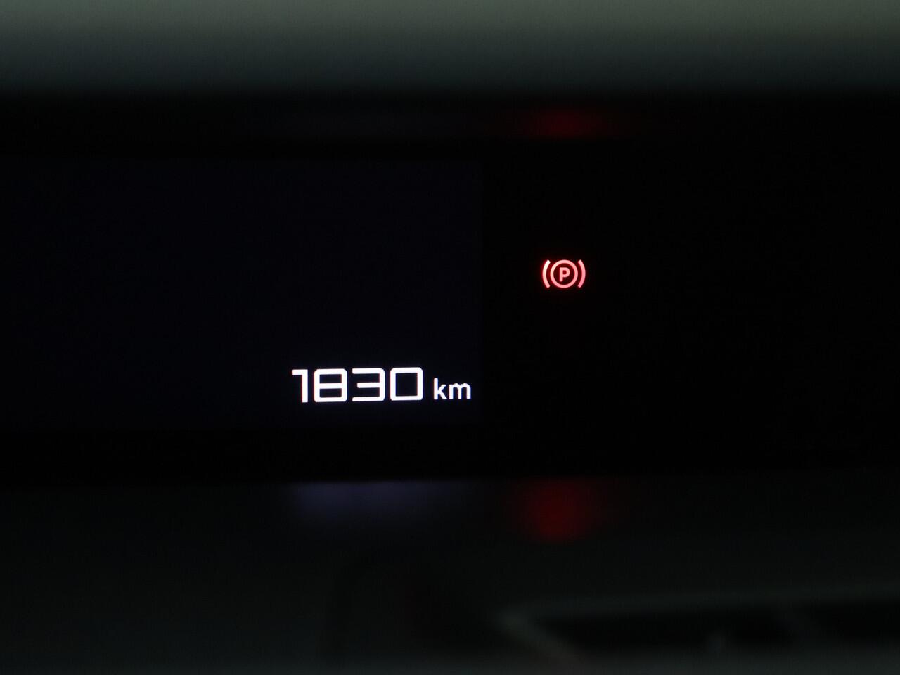 Citroen C3 Aircross 1.2 Hybrid 136 Max | Comfortstoelen | 17 inch lichtmetalen velgen | Achteruitrijcamera | DEMO