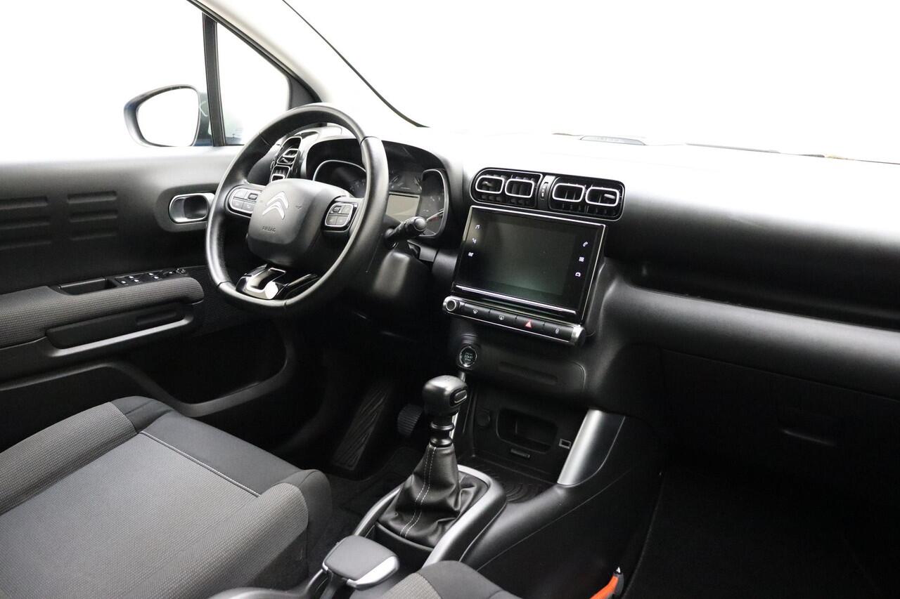 Citroen C3 Aircross 1.2 PureTech S&S Shine 110 PK | Navigatie | Climate control | Head-up Display | Keyless | Lichtmetalen velgen | Camera | Dakrails | Extra getint glas