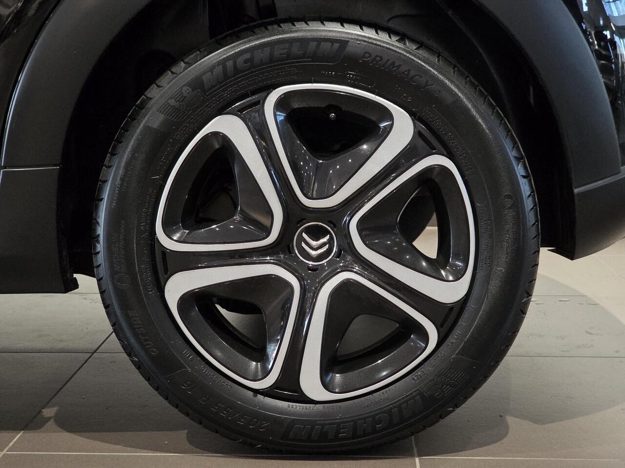 Citroen C3 Feel Edition 1.2 82pk | TWO-TONE! | APPLE CARPLAY / ANDROID AUTO | PARKEERSENSOREN | ISOFIX | EXTRA GETINTE RAMEN |