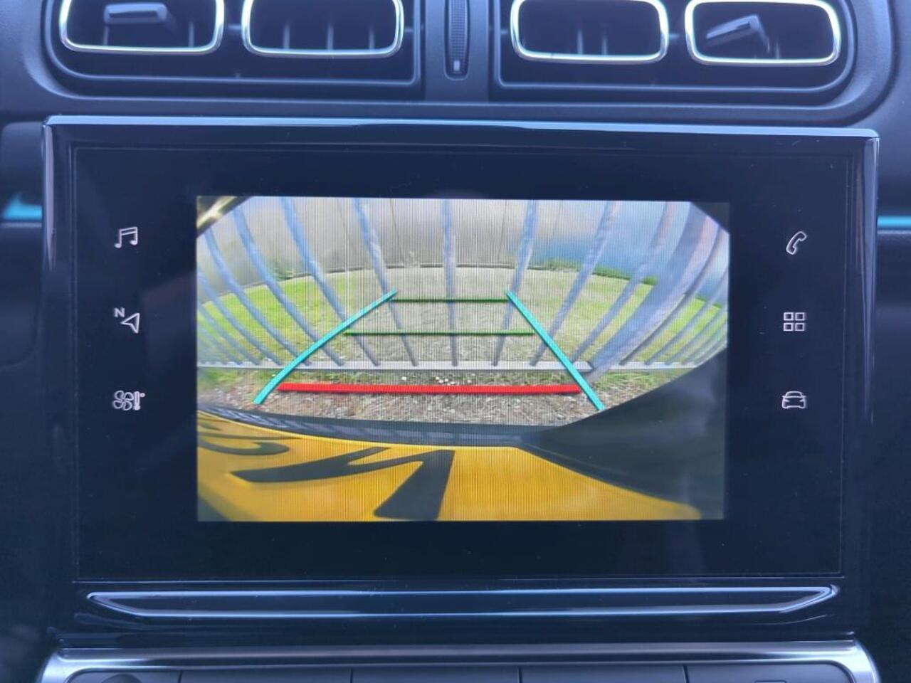 Citroen C3 1.2 PureTech Shine / ALL-IN RIJKLAARPRIJS /Navi/Camera/Keyless/Duo-Tone/Stoelverwarming