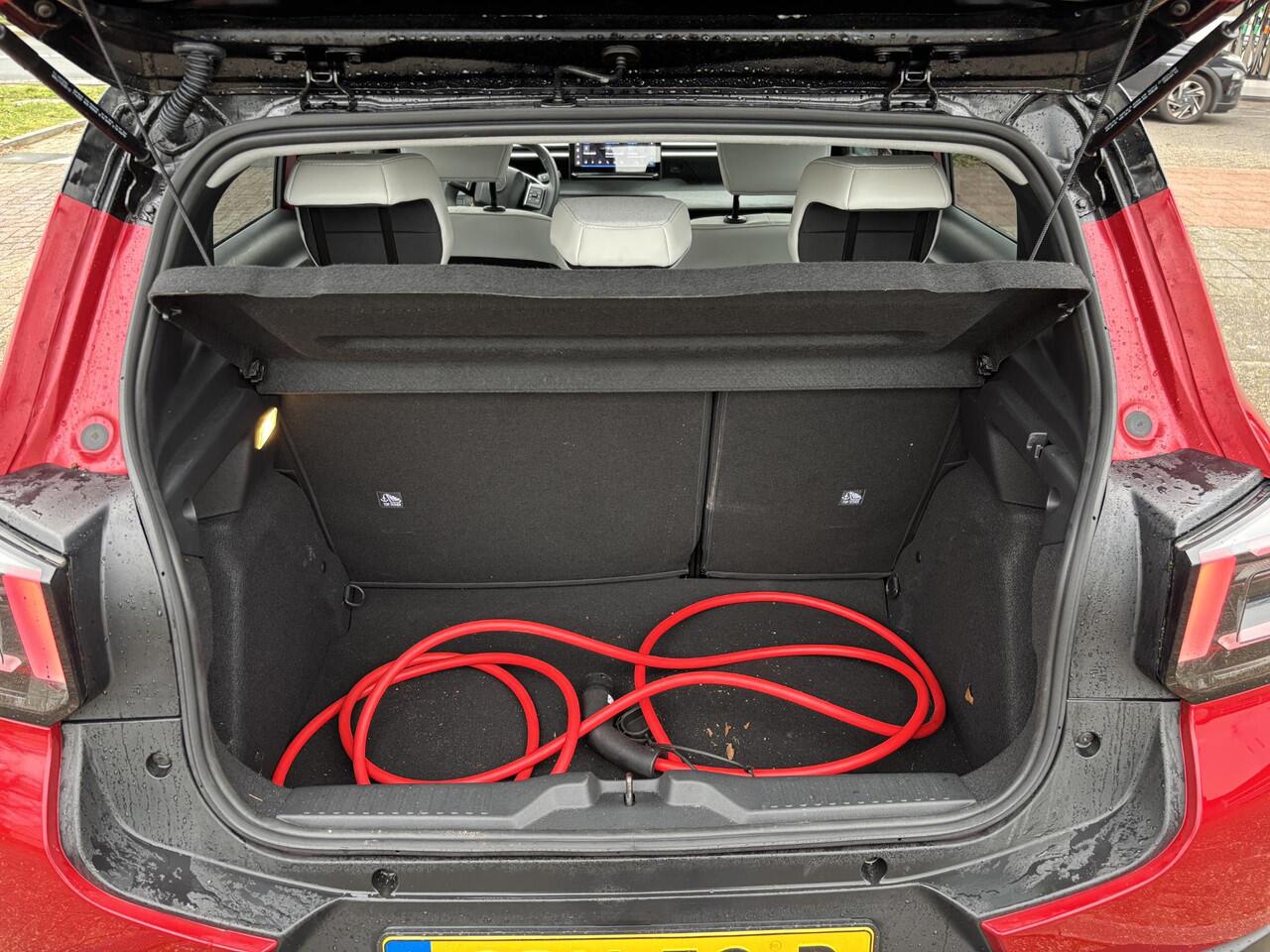 Citroen C3 Ë-C3 Max 113pk 44 kWh ALL-IN RIJKLAARPRIJS/Camera/Apple Carplay/Duo-Tone. Demonstratieauto