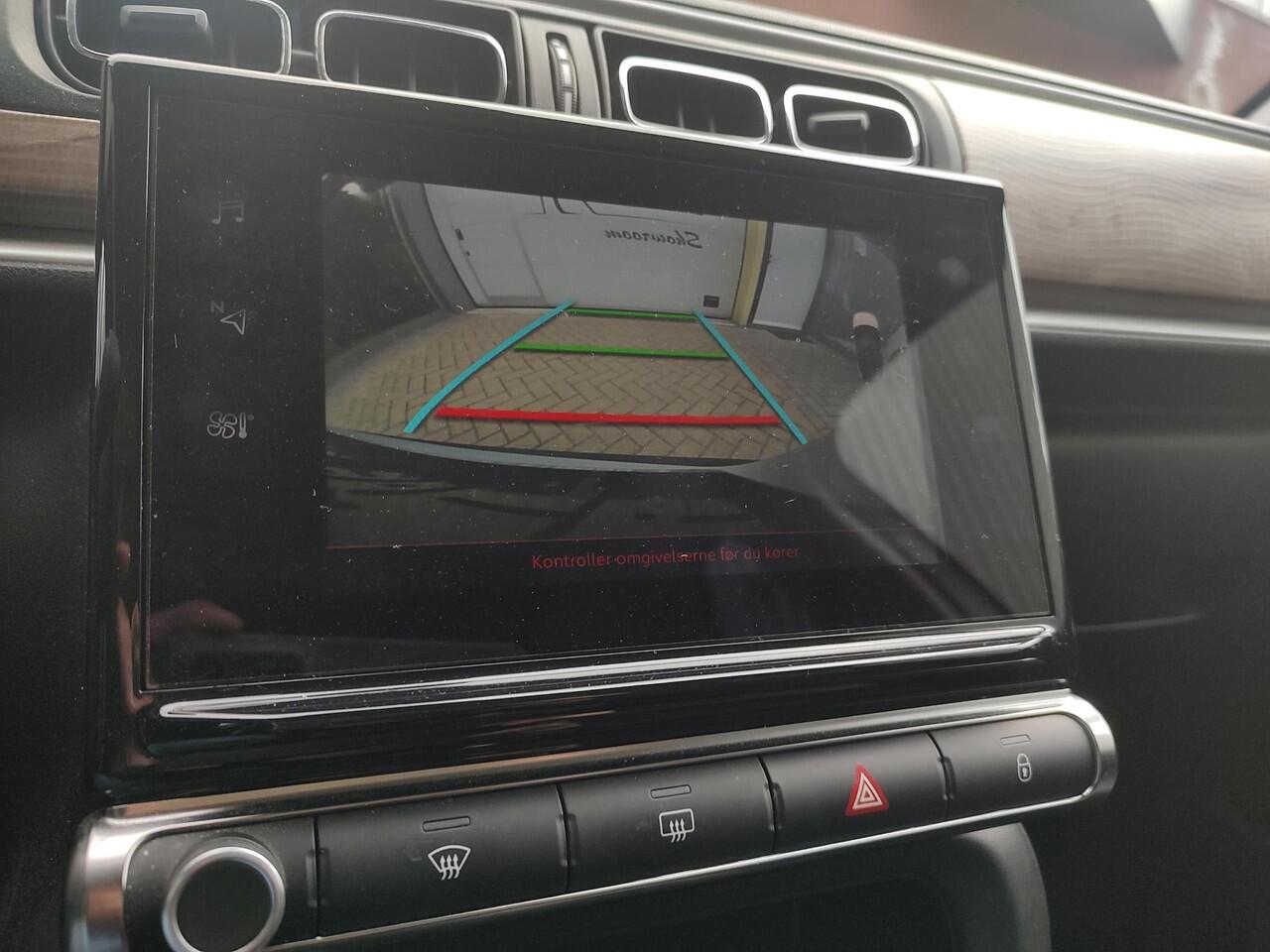 Citroen C3 1.2 PureTech Shine Nieuwe Distributie-Riem Exclusive Camera Navi-Carplay Luxe Bekleding Bi-tone Cruise-Control