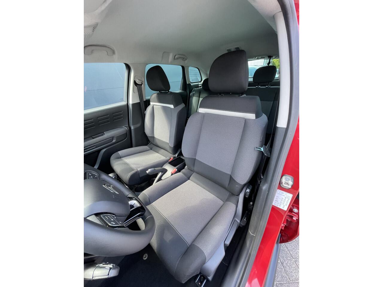 Citroen C3 Aircross 110pk Max (Camera - Keyless Entry - 17"incl 4S - Grip Controle - Apple Carplay - Navigatie - Automatische Airco)