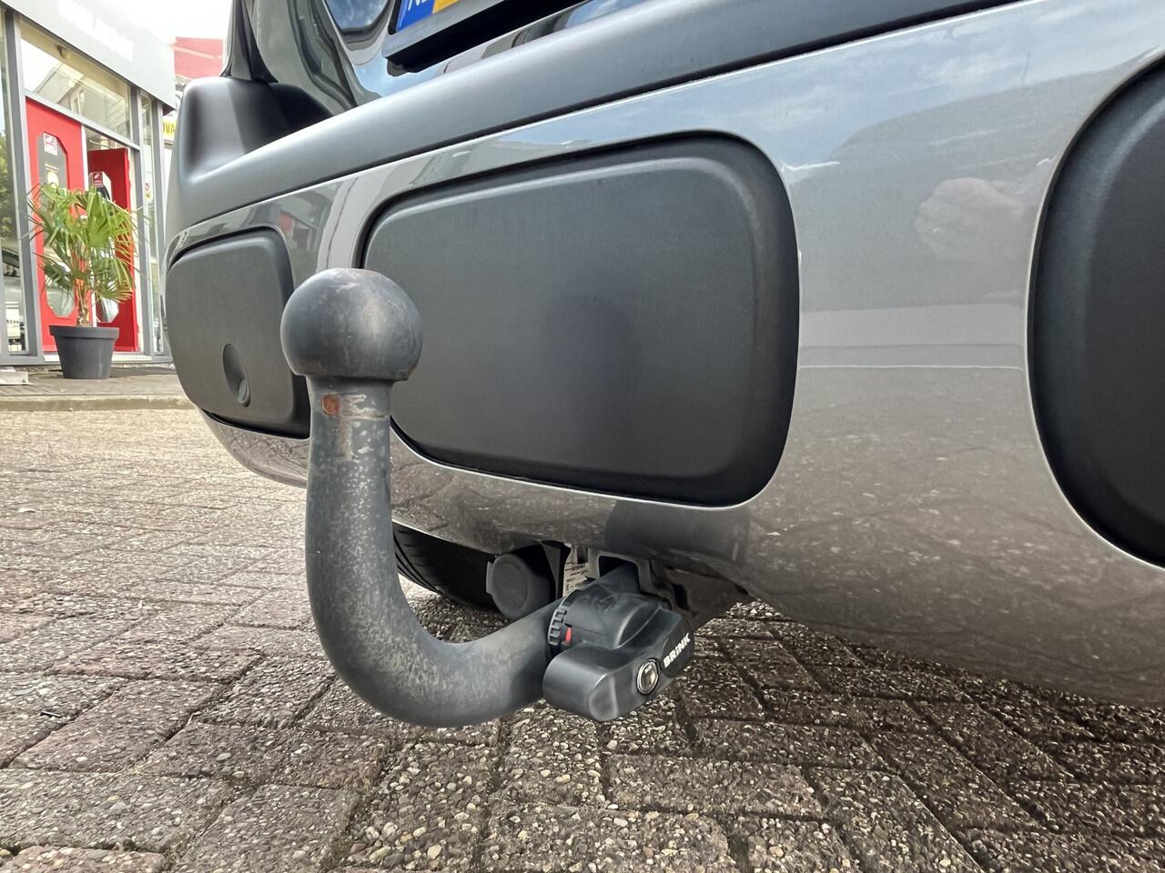 Citroen C3 Aircross 1.2 PureTech C-Series Trekhaak, Carplay, Cruise, Clima,