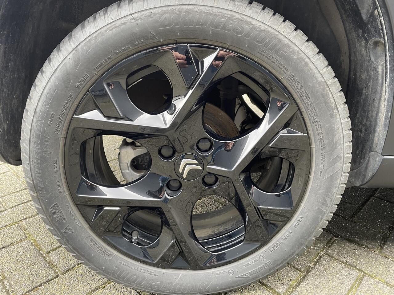 Citroen C3 Aircross 110pk Max (Camera - Keyless Entry - Grip Controle - Automatische Airco - LED - 17")