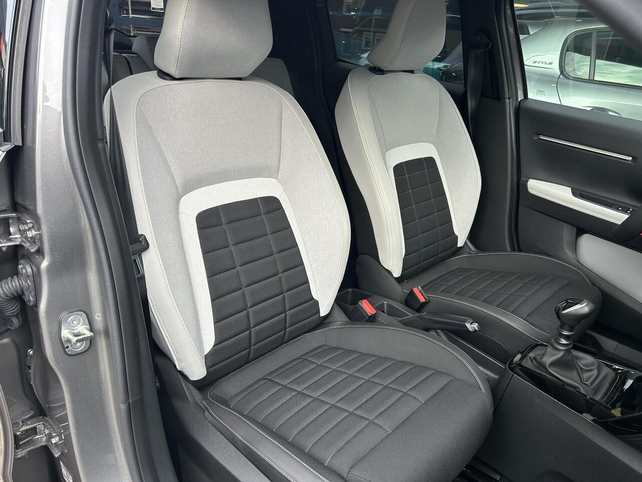 Citroen C3 1.2 Turbo 100pk Max | ¤ 3.000 VOORRAAD VOORDEEL | Nieuwe Auto | Navigatie | Parkeer Camera + Sensoren achterzijde | Lichtmetalen Velgen | Hoge zitpositie | LED Verlichting | Climate control | Cruise control | DAB+ Radio |