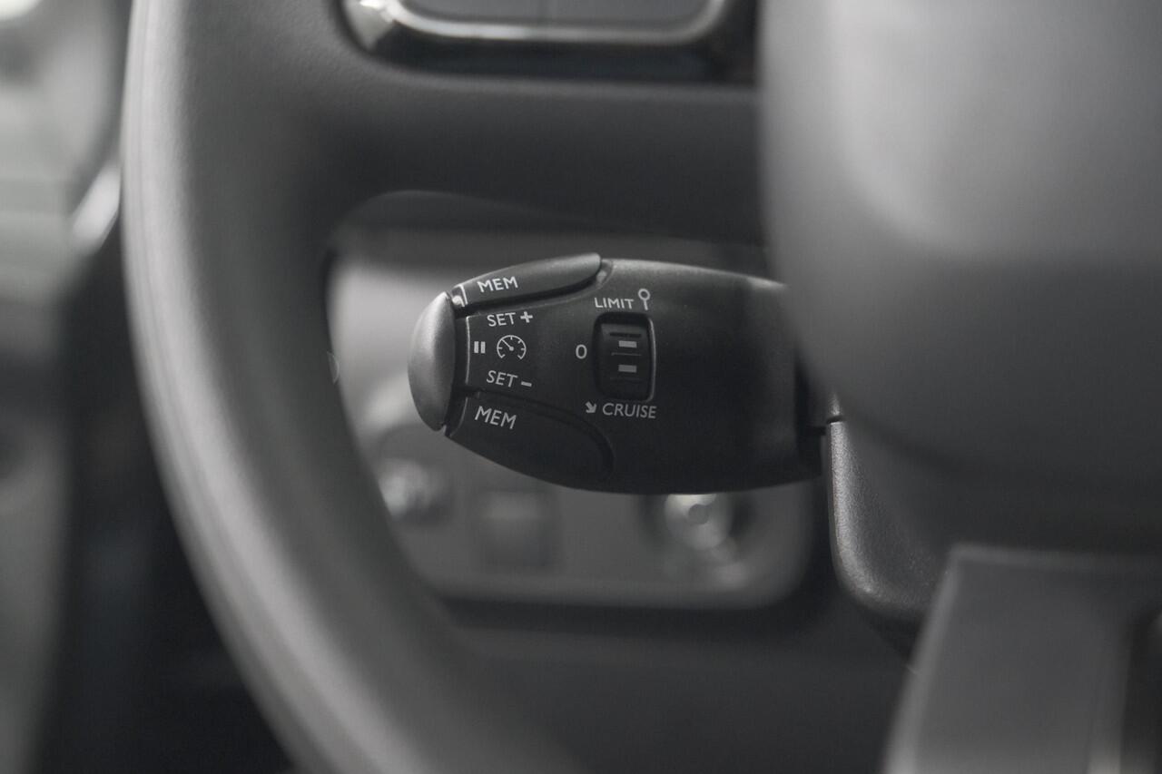 Citroen C3 PureTech 110 EAT6 Max | Apple Carplay | Parkeersensoren | Climate Control | 16 Inch Lichtmetalen Velgen