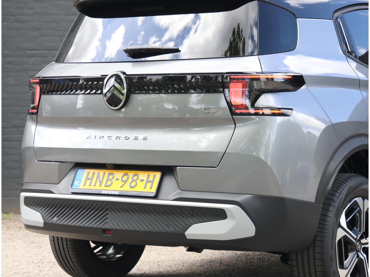 Citroen C3 Aircross 1.2 Hybrid 145PK Max | AppleCarPlay/AndroidAuto | Climate Control | Cruise Control | Camera | FULL LED | Navigatie | LMV | Parkeersensoren | Privacy Glass | Isofix | Two-Tone |