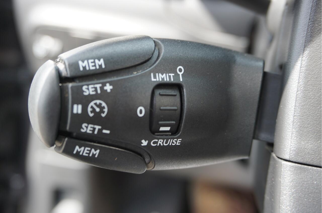 Citroen C3 1.2 PureTech Feel 5-drs + LED/ Carplay/ Airco/ Cruise/ Garantie!