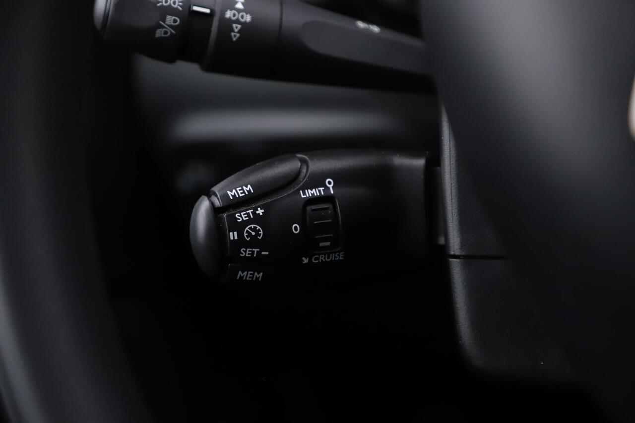 Citroen C3 1.2 PureTech Feel Navigatie Carplay Android Climate Cruise Control Rijstrooksensor Parkeersensor All-season banden!