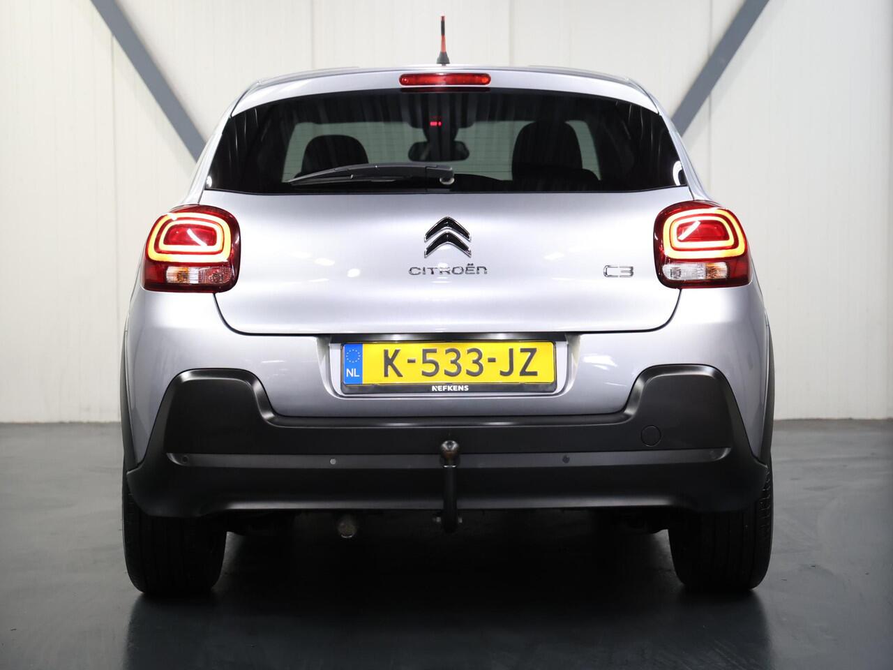 Citroen C3 1.2 85PK C-Series | Uniek! | AppleCarplay/AndroidAuto | Led Koplampen | Cruise Control | Privacy Glass | Navigatie | 17"LMV | Isofix | Trekhaak | Privacy Glass | Parkeersensoren |