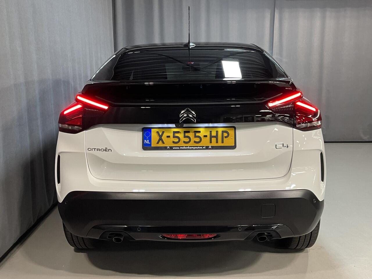 Citroen C4 1.2 Puretech Feel EAT8 18"/Camera/Stoelverwarming/Navigatie/Apple Carplay & Android Auto/PDC