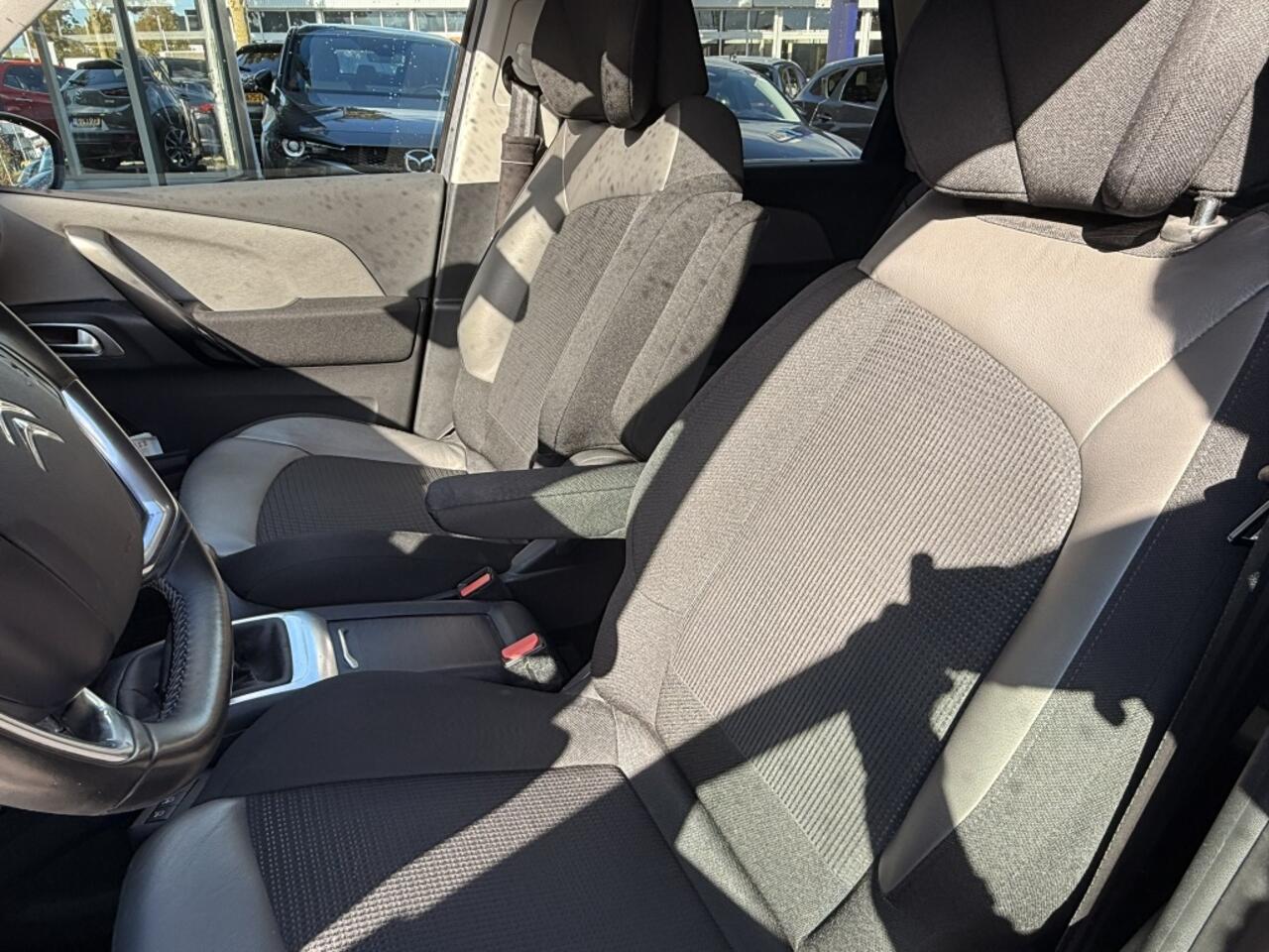 Citroen C4 1.2 PureTech Shine | Carplay | Trekhaak | Camera