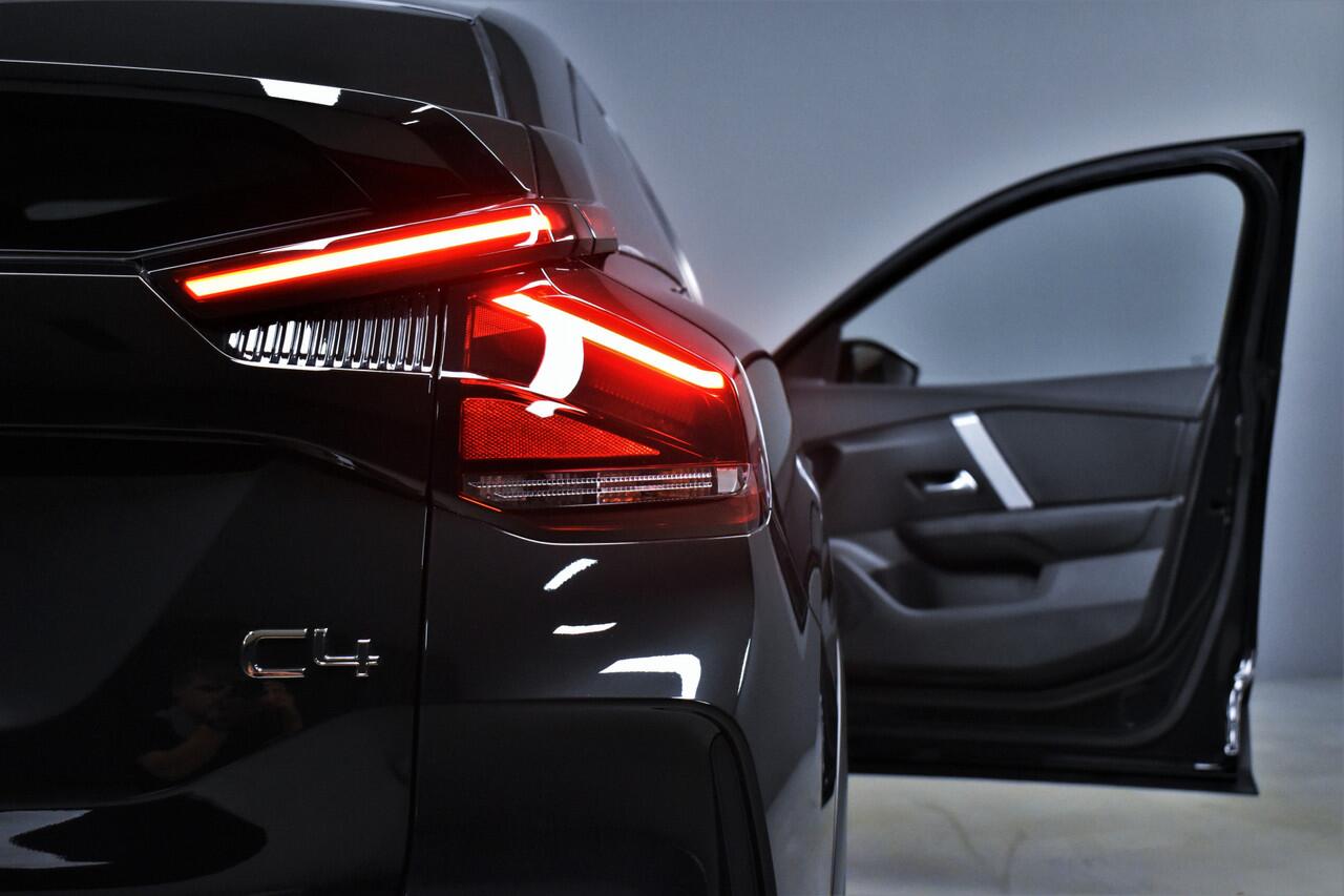 Citroen C4 1.2 131pk Automaat Puretech Shine Org.NL CarPlay/Massage/Head-up/360Camera/Keyless/Leer/Stoelverw.,/Led/Lmv18''