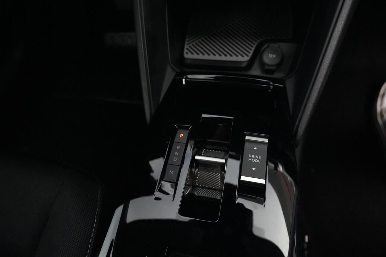 Citroen C4 1.2 Hybrid 145pk Plus 145pk NIEUWJAARSDEAL!