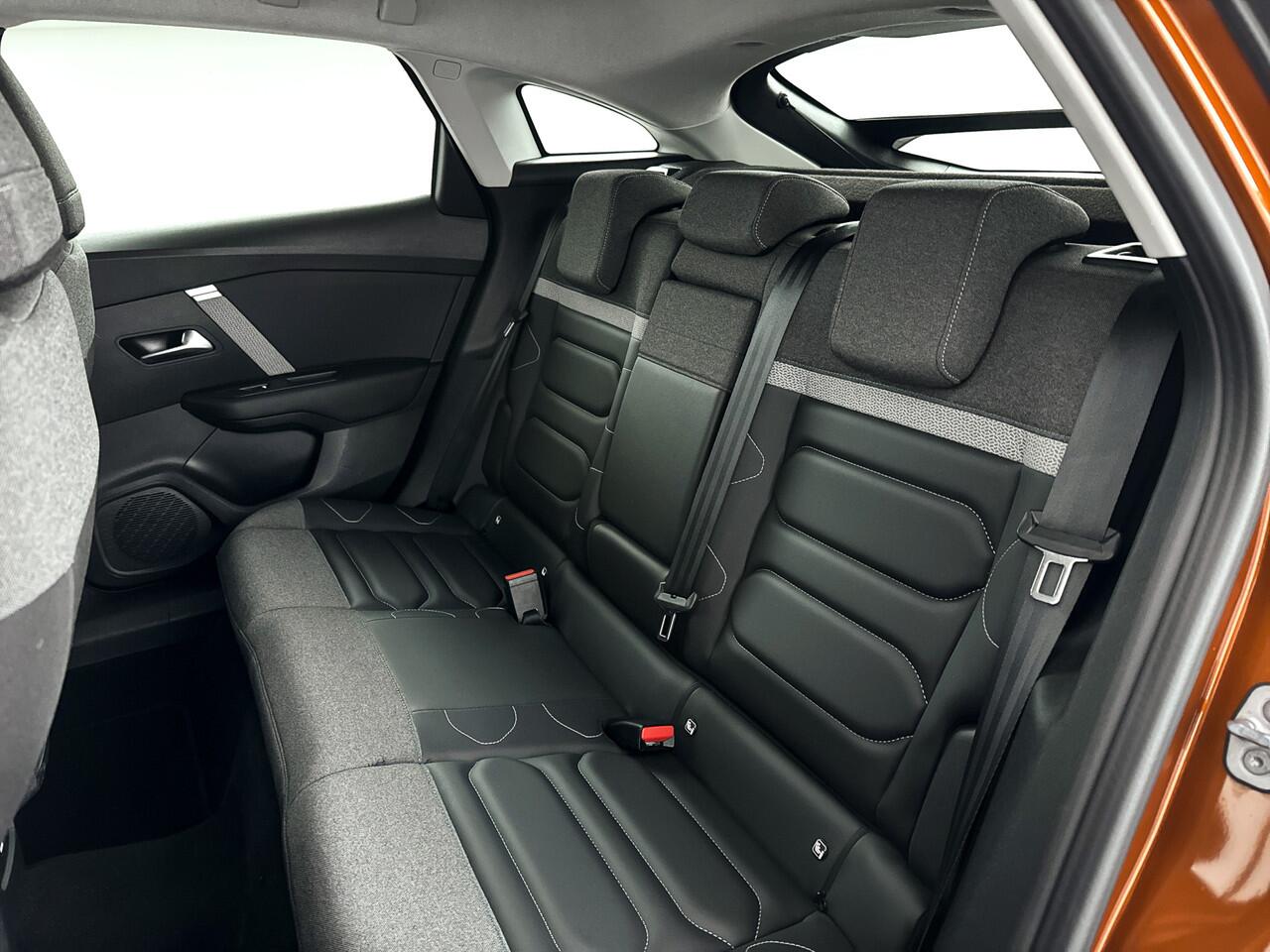 Citroen C4 1.2 Puretech Shine | Parkeercamera | Head-up Display | Navigatie | Carplay