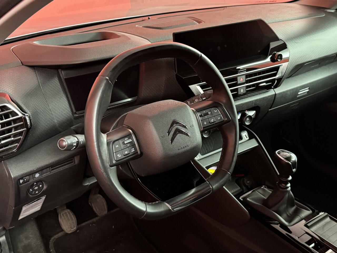 Citroen C4 1.2 Puretech Shine | Camera | Head-up display | Navigatie | APK 18-11-2027 |