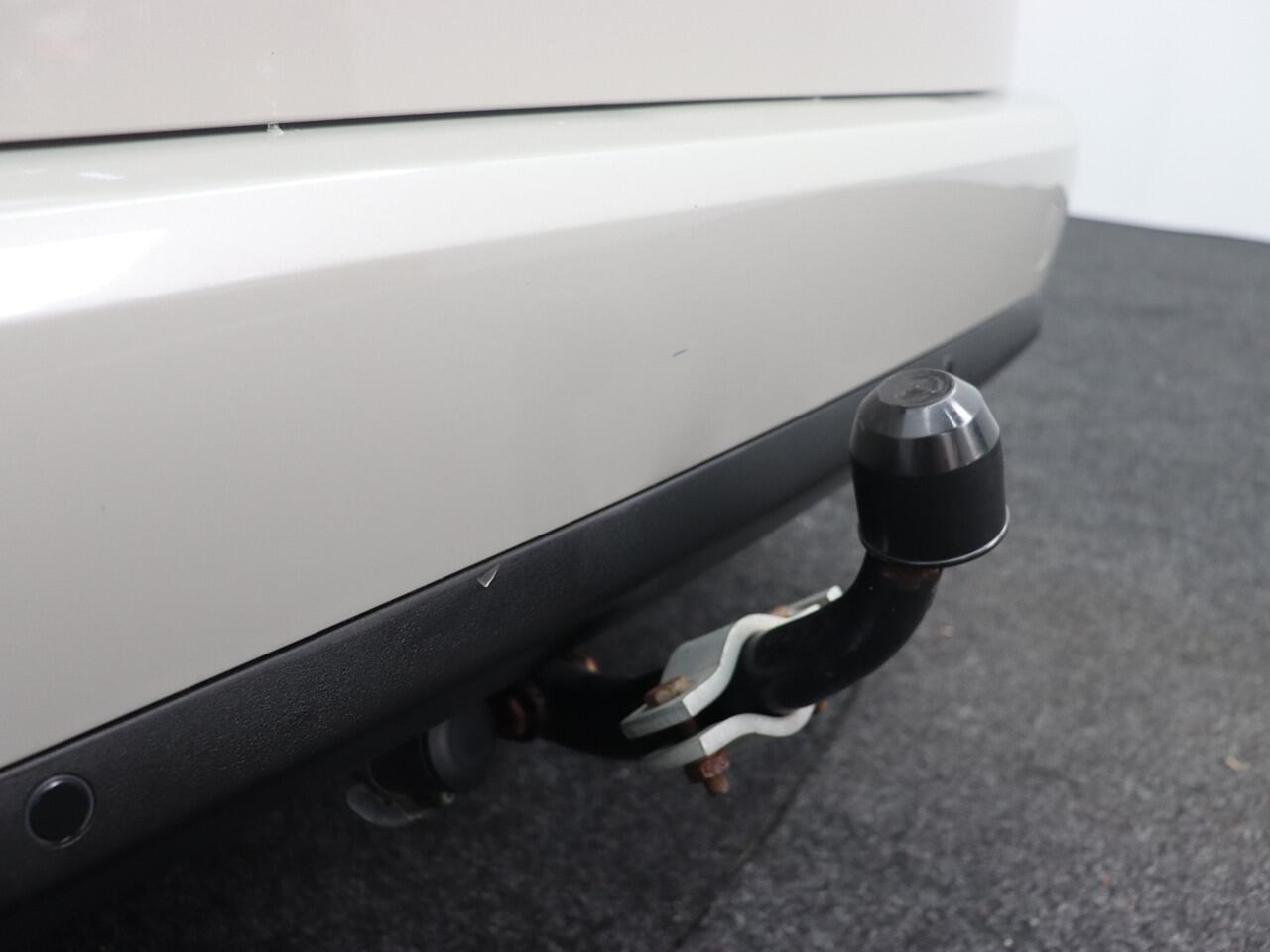 Citroen C4 SpaceTourer 1.2 PureTech Shine Airco (auto), Apple carplay/Android Auto, Cruise control, bots waarschuwing systeem, dodehoek detector, parkeersensoren voor/achter, spraakbediening, verkeersbord detectie, Vermoeidheids herk Ben je op zoek naar een ruime, c