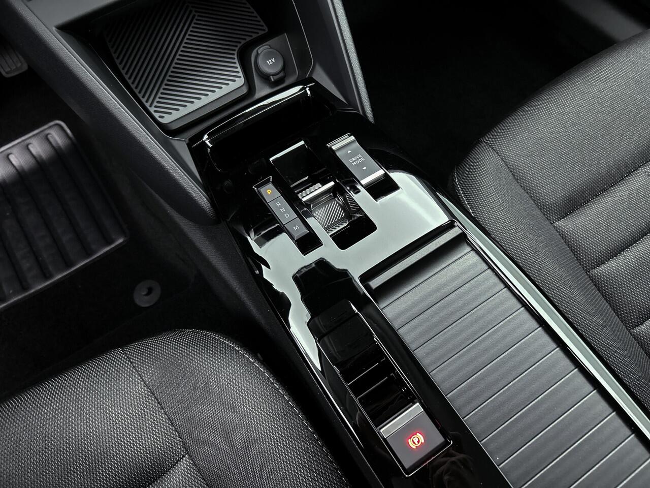 Citroen C4 Hybrid 145pk Automaat Business | RIJKLAAR | Stoelverwarming | Navigatie | Twotone | Voorruitverwaming |