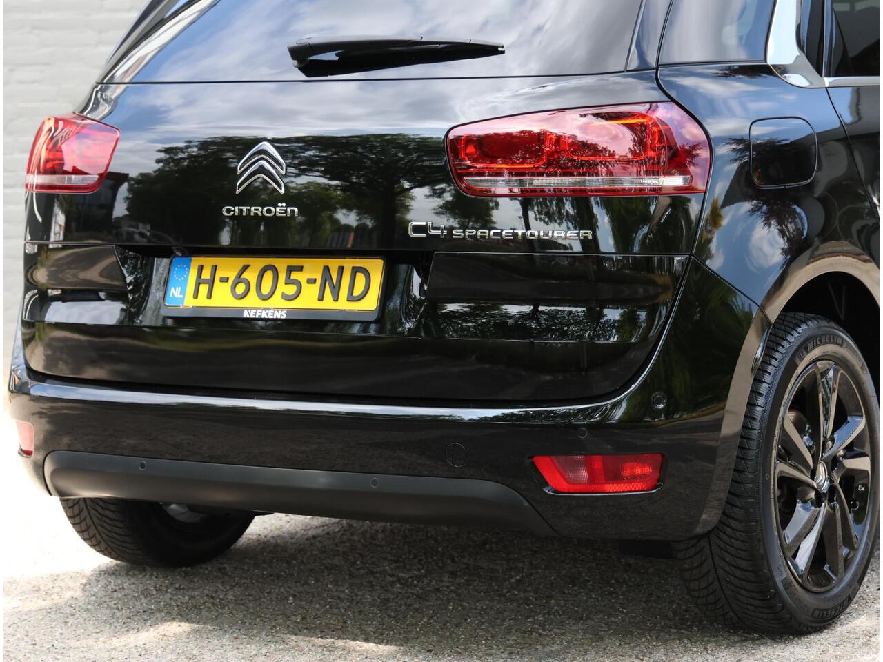 Citroen C4 SpaceTourer 130PK Business | 1ste eigenaar | AppleCarPlay/AndroidAuto | Camera | Cruise Control | Climate Control | Dodehoekdetectie | Navigatie | AUTOMAAT | Keyless | Isofix |