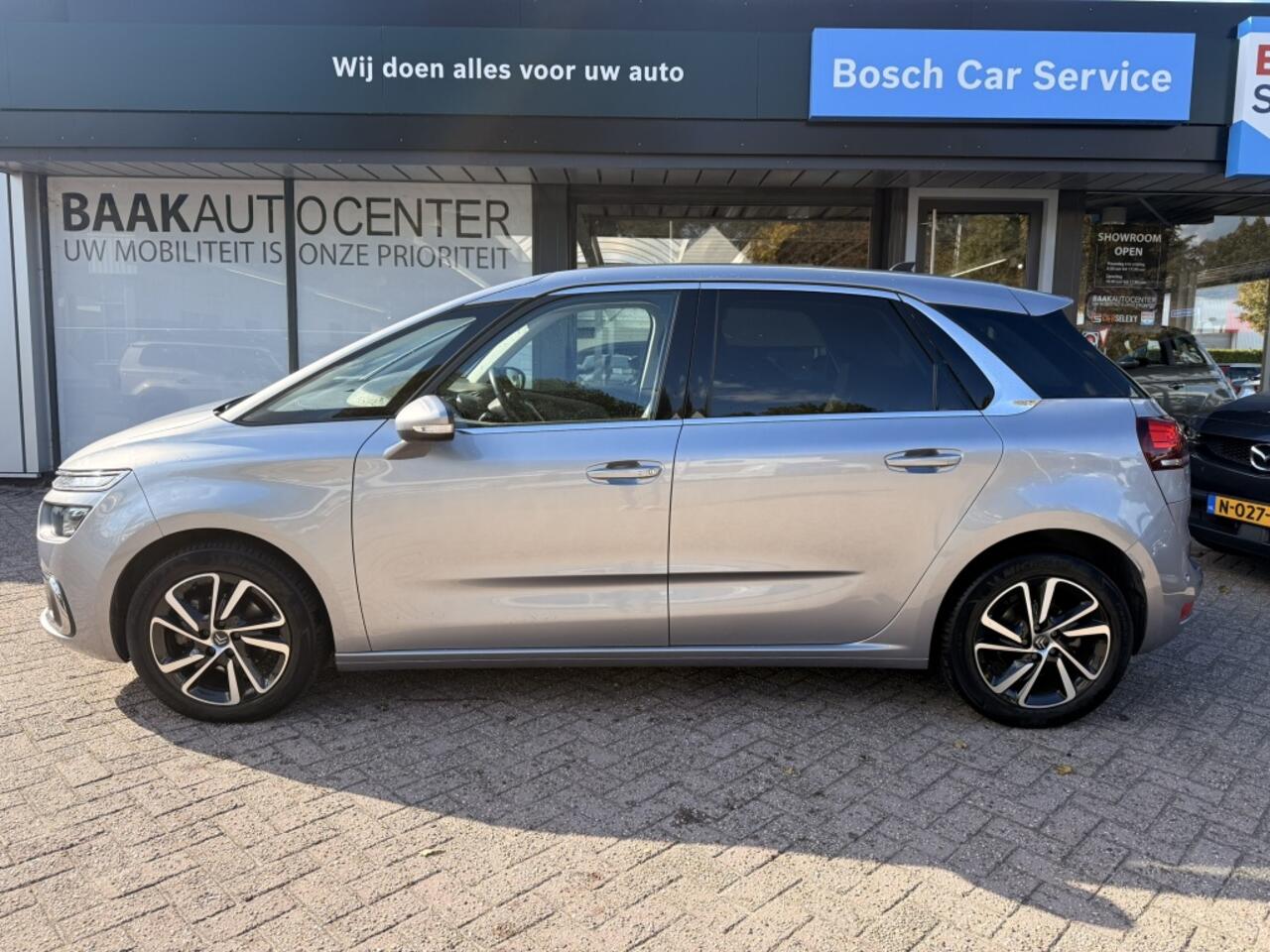 Citroen C4 1.2 PureTech Shine | Carplay | Trekhaak | Camera