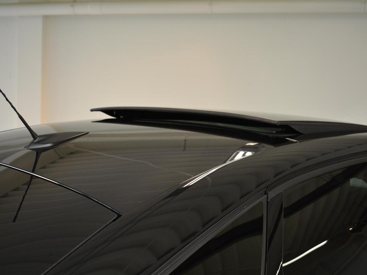 Citroen C4 1.2 Turbo 130pk Automaat Shine | Panoramadak | Hifi installatie |