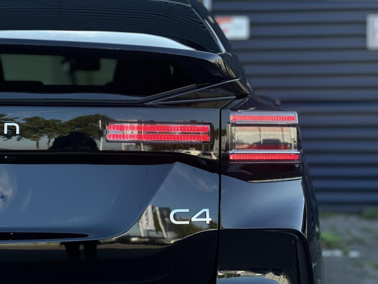 Citroen C4 1.2 Hybrid 145pk Collection | Comfort Seats | Voorruit-/Stoelverwarming | Navigatie | Climate Control | Apple Carplay/Android Auto | Cruise Control | Full LED | DAB |