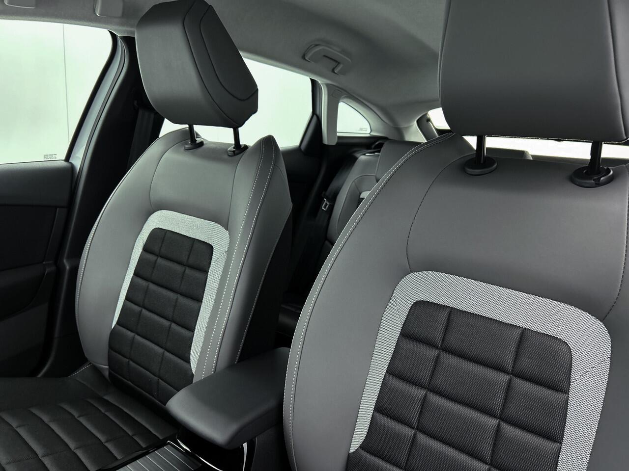 Citroen C4 Hybrid 145pk Automaat Business | RIJKLAAR | Stoelverwarming | Navigatie | Twotone | Voorruitverwaming |