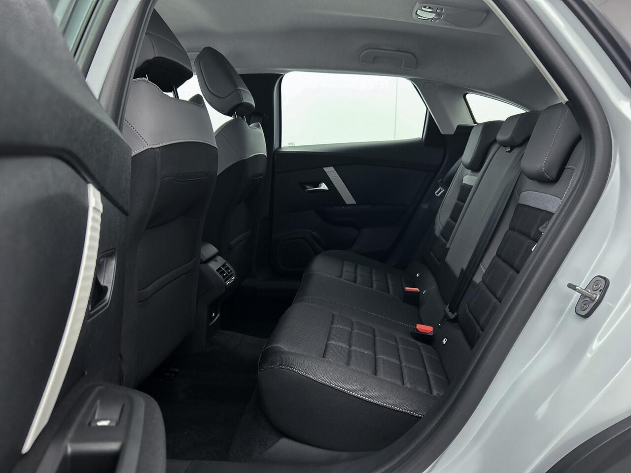 Citroen C4 Hybrid 145pk Automaat Business | RIJKLAAR | Stoelverwarming | Navigatie | Twotone | Voorruitverwaming |