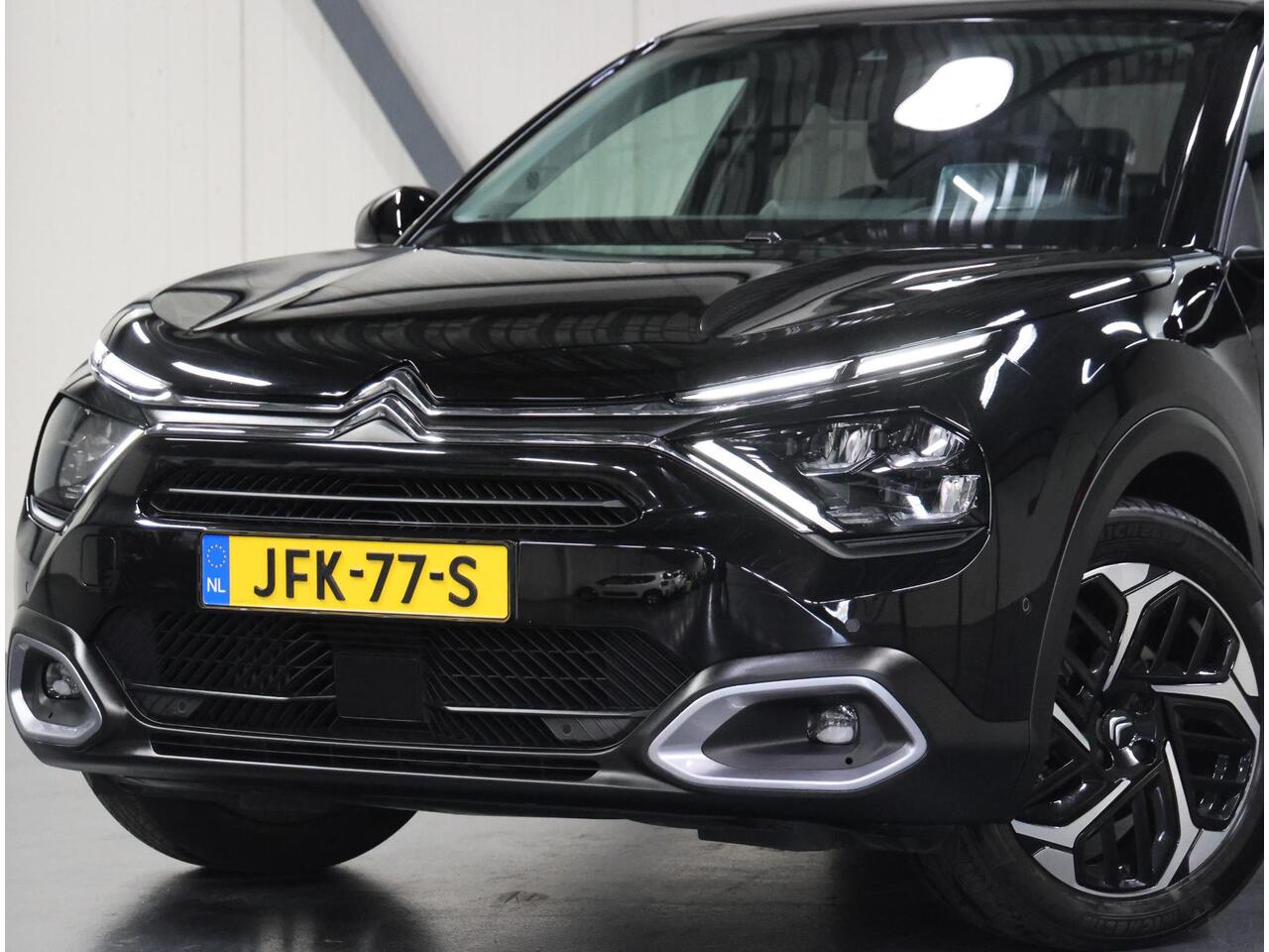 Citroen C4 X 1.2 130PK Max | 1ste Eigenaar | Head-Up Display | AUTOMAAT | Adaptive Cruise Control | Armsteun | Camera | Navigatie | Keyless | AppleCarPlay/AndroidAuto | Lederen/Stoffenbekleding | Isofix | Privacy Glass |