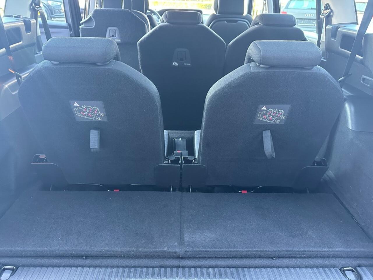 Citroen C4 1.2 PureTech Business Aut. 7 pers. Camera Trekhaak