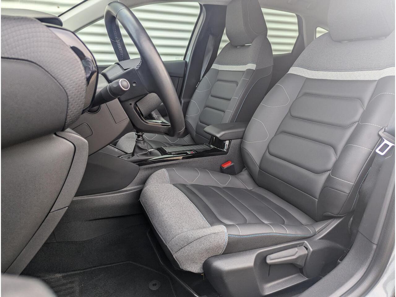 Citroen C4 Shine 1.2 PureTech 130pk NAVI | CAMERA | ADAPTIVE CRUISE | HIFI AUDIO | KEYLESS ENTRY | DAB+ |