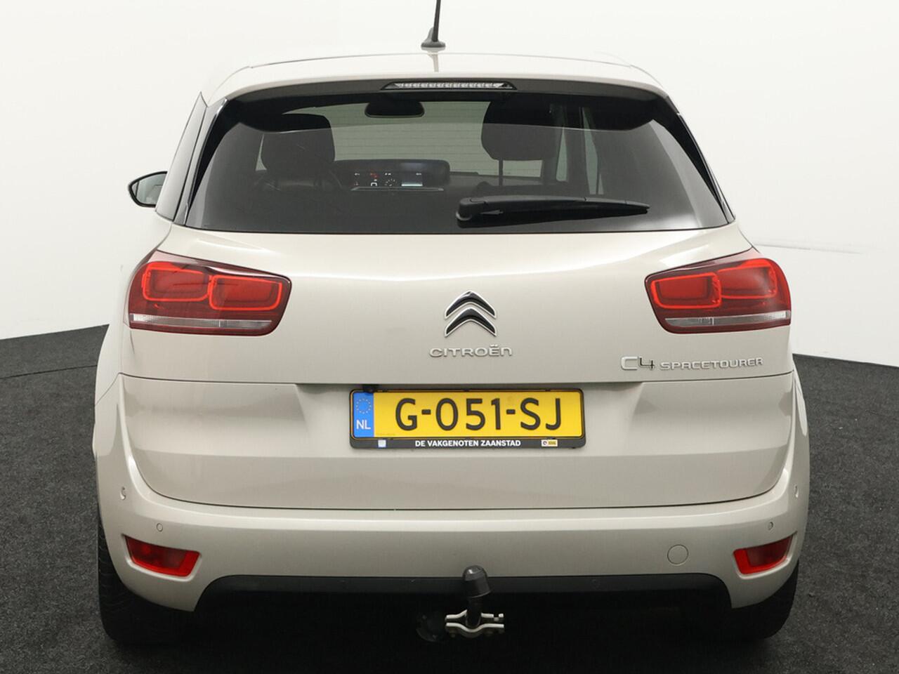 Citroen C4 SpaceTourer 1.2 PureTech Shine Airco (auto), Apple carplay/Android Auto, Cruise control, bots waarschuwing systeem, dodehoek detector, parkeersensoren voor/achter, spraakbediening, verkeersbord detectie, Vermoeidheids herk Ben je op zoek naar een ruime, c