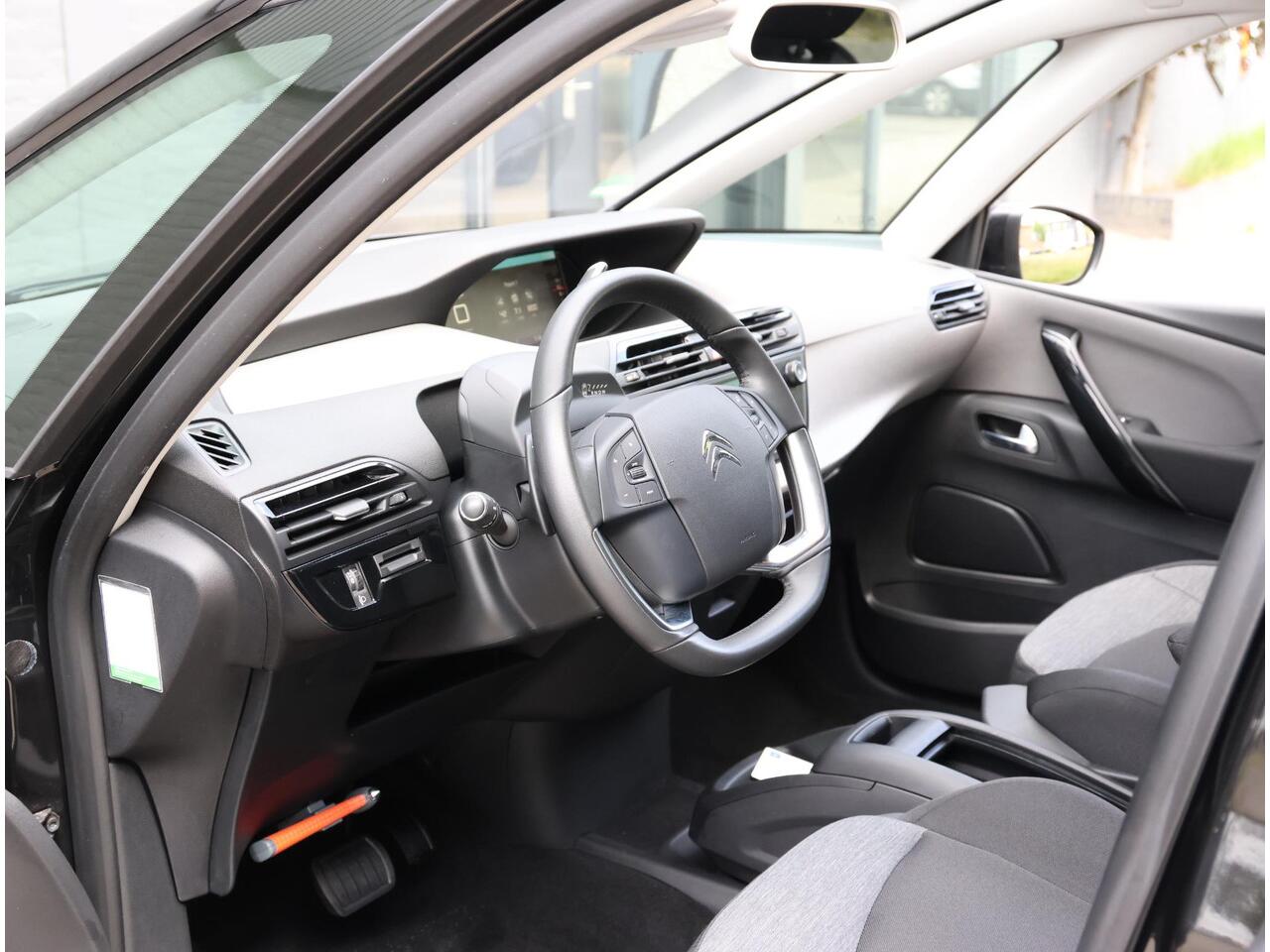 Citroen C4 SpaceTourer 130PK Business | 1ste eigenaar | AppleCarPlay/AndroidAuto | Camera | Cruise Control | Climate Control | Dodehoekdetectie | Navigatie | AUTOMAAT | Keyless | Isofix |