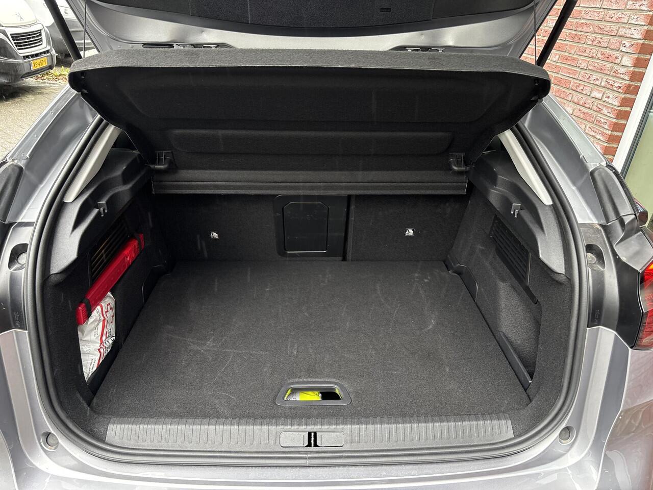 Citroen C4 Shine Pack 1.2 Turbo 130pk EAT8 | SCHUIF/KANTELDAK | NAVI | STOEL+STUURVERW. | CAMERA | LEDER | ADAPTIVE CRUISE | DODEHOEKBEW. | MAX