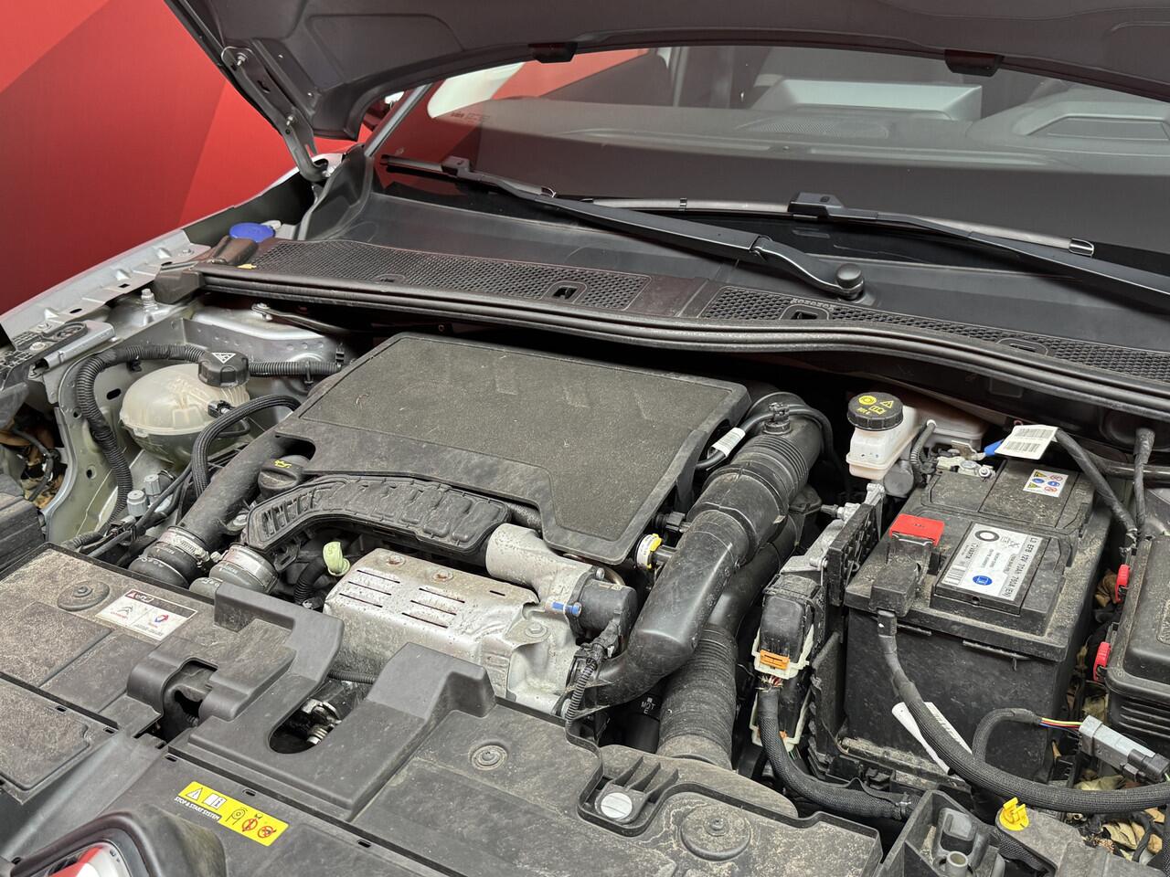 Citroen C4 1.2 Puretech Shine | Camera | Head-up display | Navigatie | APK 18-11-2027 |