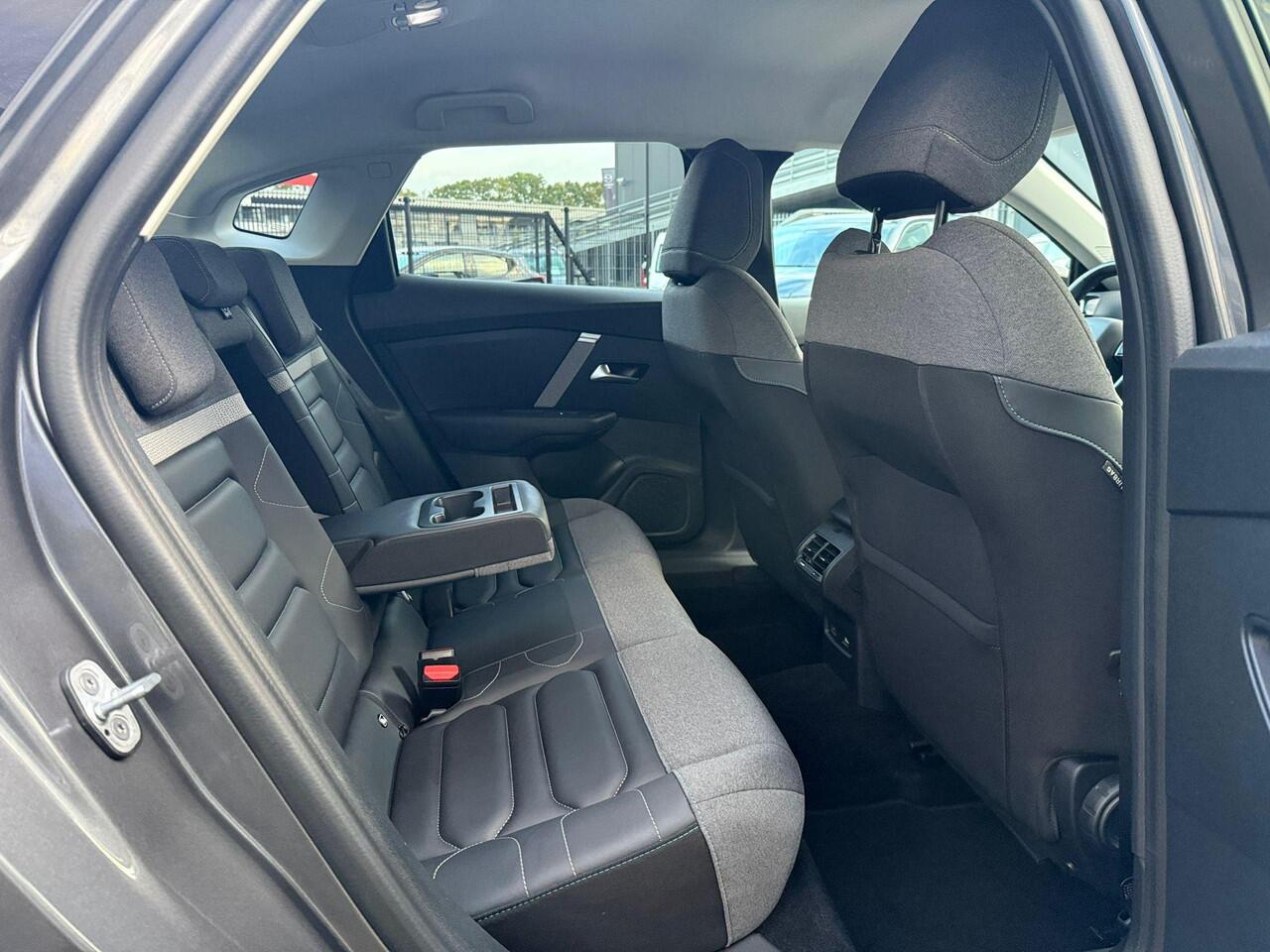 Citroen C4 X 1.2 Puretech Shine *Trekhaak & ACC*