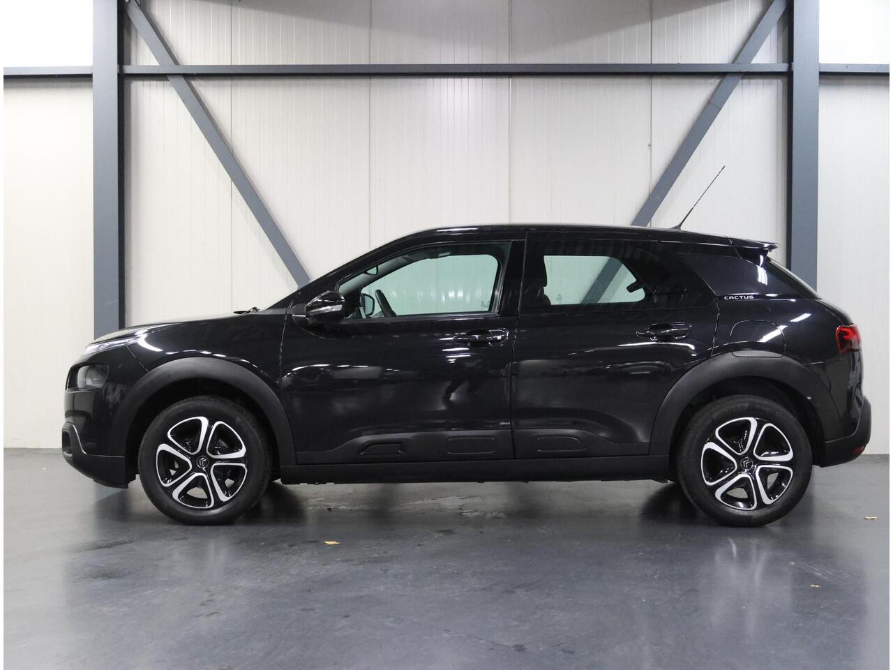 Citroen C4 CACTUS 1.2 110PK Business | 1ste eigenaar | AppleCarPlay/AndroidAuto | Cruise Control | Navigatie | Climate Control | Trekhaak | Armsteun | Isofix | Parkeersensoren |