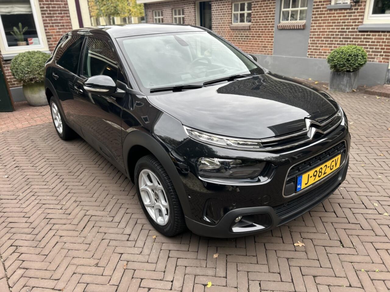 Citroen C4 CACTUS 1.2 110pk Feel Navi, Camera, LMV, Slechts 74 dkm!
