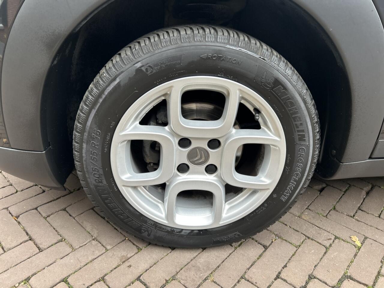 Citroen C4 CACTUS 1.2 110pk Feel Navi, Camera, LMV, Slechts 74 dkm!