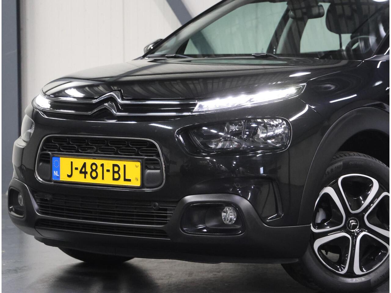 Citroen C4 CACTUS 1.2 110PK Business | 1ste eigenaar | AppleCarPlay/AndroidAuto | Cruise Control | Navigatie | Climate Control | Trekhaak | Armsteun | Isofix | Parkeersensoren |